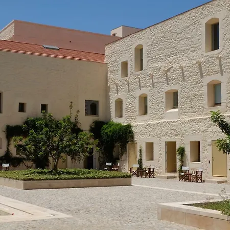 Flattered To Be In Algarve Apartment