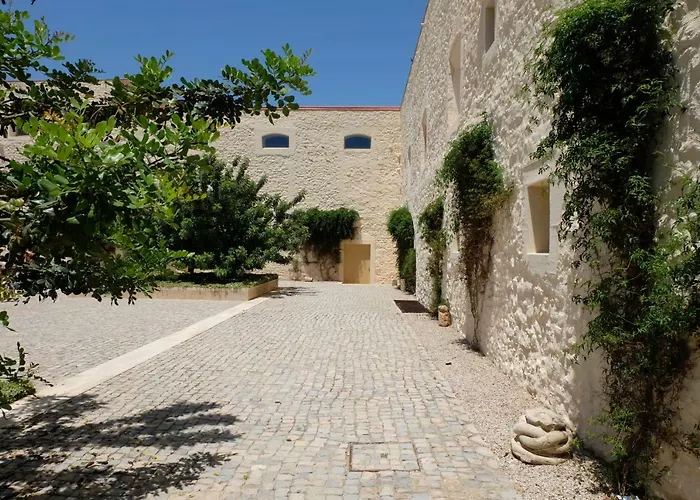 Flattered To Be In Algarve Daire